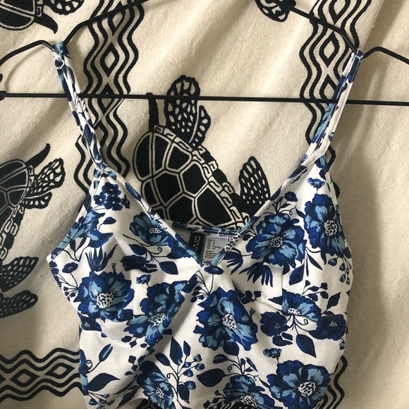 H&M Crop Tank - Picture 2 of 2